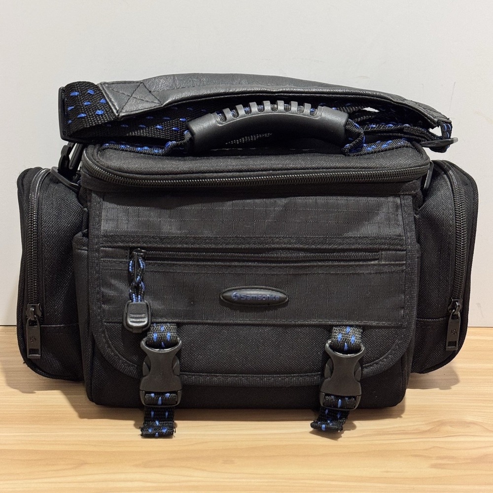 Samsonite Camera Camcorder Bag With Shoulder Strap Model 809BK Blue Accents Pkts